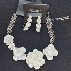 Simply Vera Wang 3D White Flower Necklace & Earrings Set
